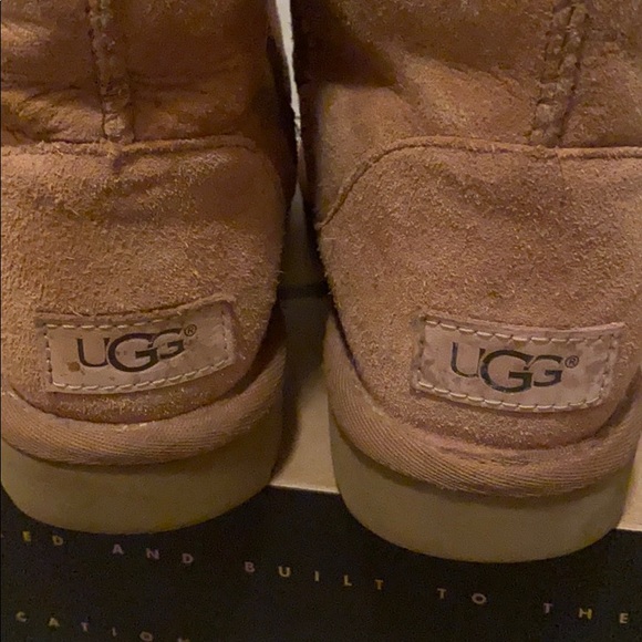 tan ugg boots - Picture 3 of 5